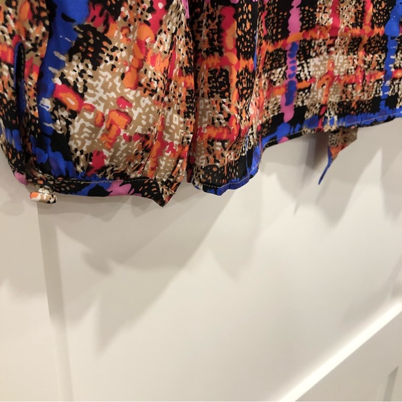 J crew multi color long sleeve crew neck blouse. Size 00. - Picture 3 of 8